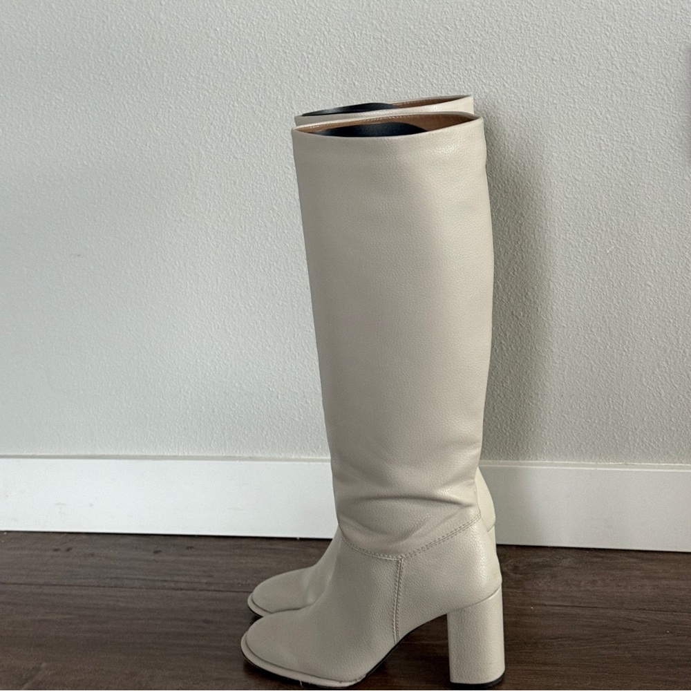 Cream knee high heel boots with rounded toe and wide calf - Picture 5 of 9